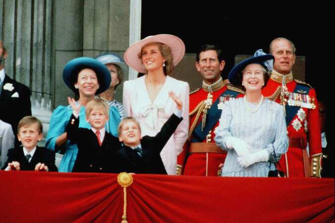 William, Harry, Margaret, Diana, Charles, Elizabeth II et le prince Philip 