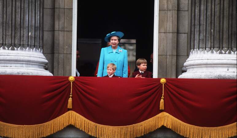 Elizabeth II, William et Harry 