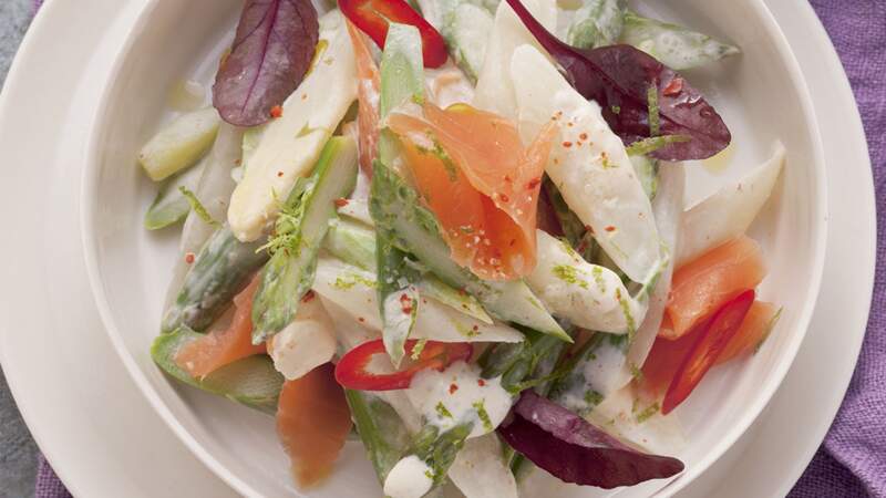 Salade au saumon fumé et asperges