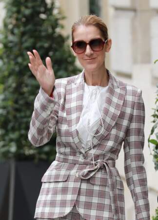 Céline Dion : 20 juillet 2017 sortant de son hôtel parisien.