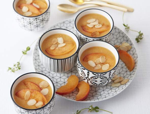 Soupe aux abricots et amandes effilées