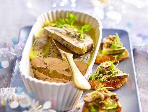 Terrine de foie gras aigre-douce aux poires confites 