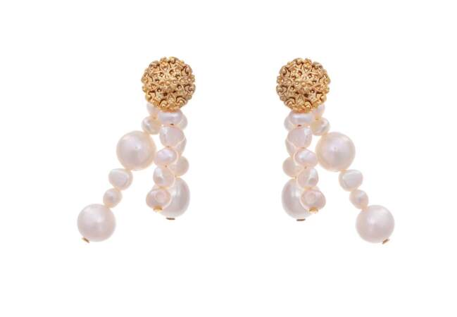 Boucles d’oreilles pendantes tendance : perle