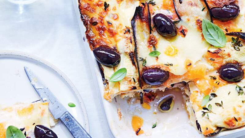 Lasagnes de courgette, poivron, halloumi et olives de kalamata