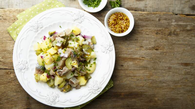 Salade harengs pommes à l'huile : la recette pas chère et facile à préparer de Laurent Mariotte
