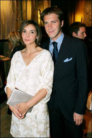 Clotilde Courau et Emmanuel-Philibert de Savoie à l'exposition "Napoléon amoureux" à Paris, le 22 septembre 2004.