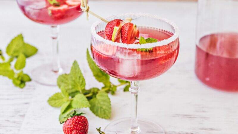 Mocktail Coco Fraîcheur Bjorg, fraises et hibiscus