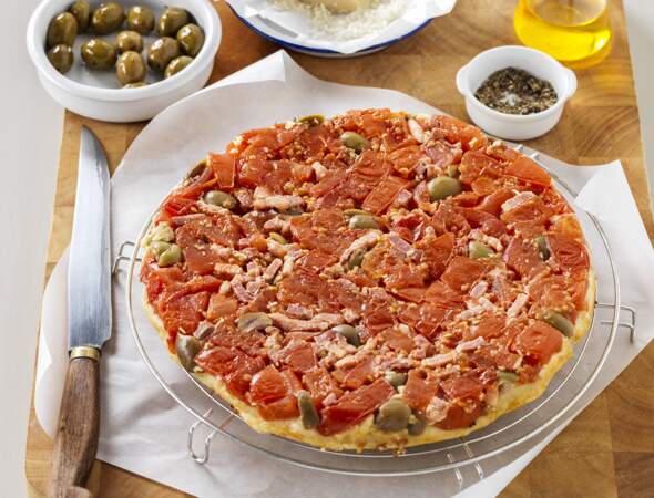 Pizza tomates, lardons et olives vertes