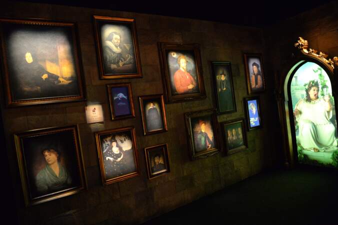 Dans Harry Potter, les personnages peints sur les tableaux suspendus aux murs sont animés