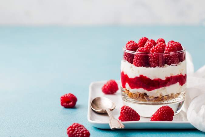Cheesecake sans cuisson aux fruits rouges : la recette de Cyril Lignac prête en 20 minutes