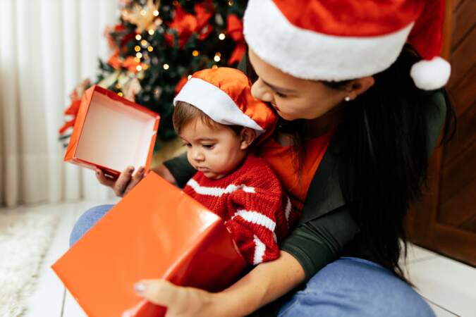 Notre sélection de cadeaux de Noël à petit prix pour les bébés