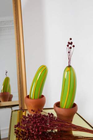 Un vase en forme de cactus