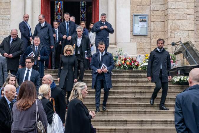 La sortie de l'église de Brigitte Macron après la cérémonie.