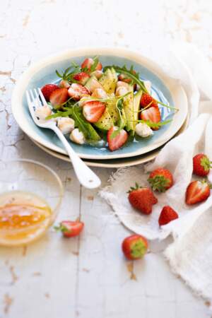 Salade de crabe et fraises, chutney de pamplemousse